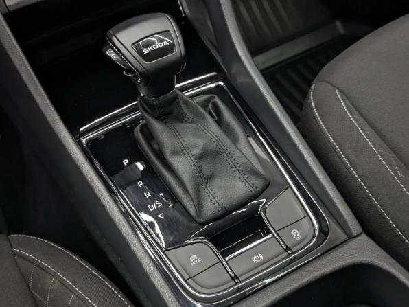 Skoda Karoq I с пробегом 2021 года, цена 2 490 000 рублей, 63000 км, внедорожник, Автокод Объявления