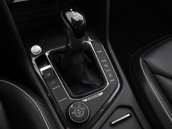 Volkswagen Tiguan II Рестайлинг с пробегом 2021 года, цена 3 150 000 рублей, 95809 км, внедорожник, Автокод Объявления