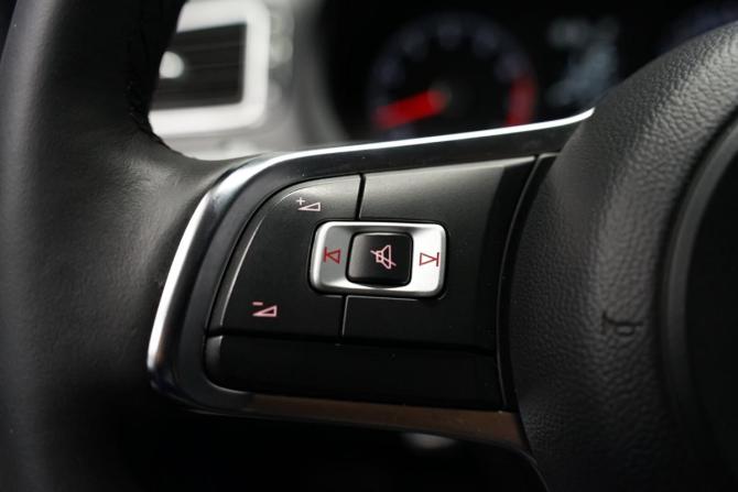 Volkswagen Polo V Рестайлинг с пробегом 2020 года, цена 1 565 000 рублей, 130700 км, седан, Автокод Объявления