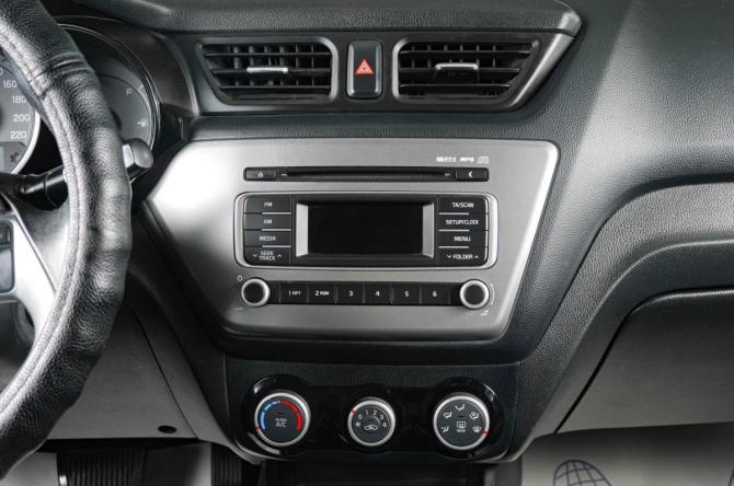 Kia Rio III Рестайлинг с пробегом 2016 года, цена 1 069 000 рублей, 171000 км, седан, Автокод Объявления