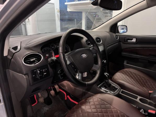 Ford Focus II с пробегом 2007 года, цена 380 000 рублей, 330710 км, седан, Автокод Объявления