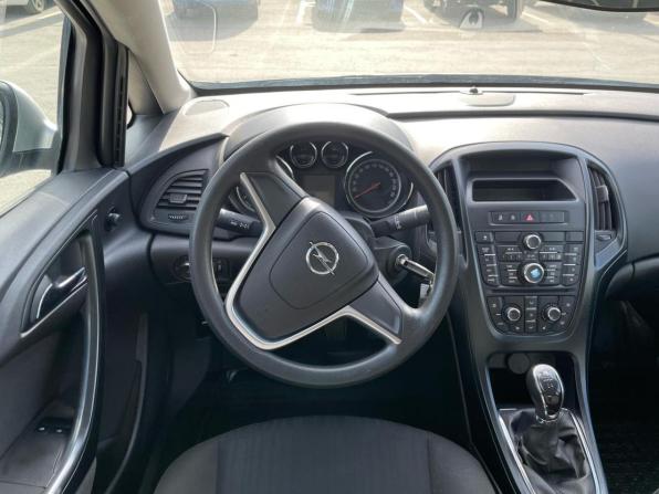 Opel Astra J Рестайлинг с пробегом 2014 года, цена 700 000 рублей, 148500 км, хэтчбек, Автокод Объявления