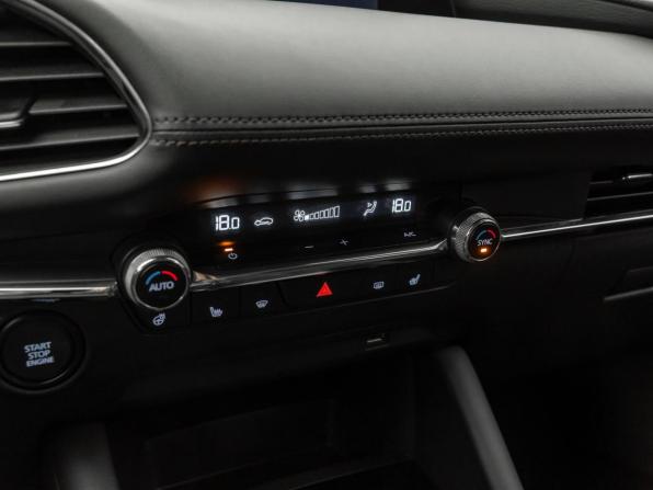 Mazda 3 IV (BP) с пробегом 2019 года, цена 2 230 000 рублей, 71708 км, седан, Автокод Объявления