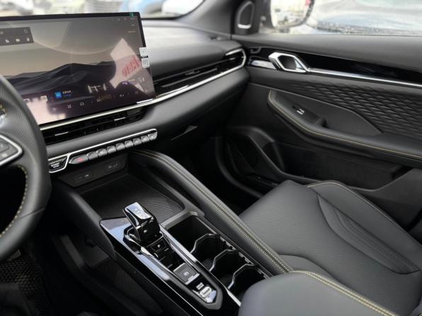 Geely Coolray I Рестайлинг с пробегом 2025 года, цена 2 550 000 рублей, 38 км, внедорожник, Автокод Объявления