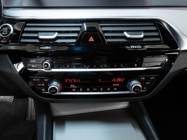 BMW 5 серии VII (G30/G31/G38) с пробегом 2018 года, цена 2 980 000 рублей, 168246 км, седан, Автокод Объявления