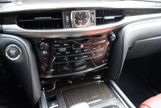Lexus LX III Рестайлинг 2 с пробегом 2016 года, цена 5 990 000 рублей, 197680 км, внедорожник, Автокод Объявления