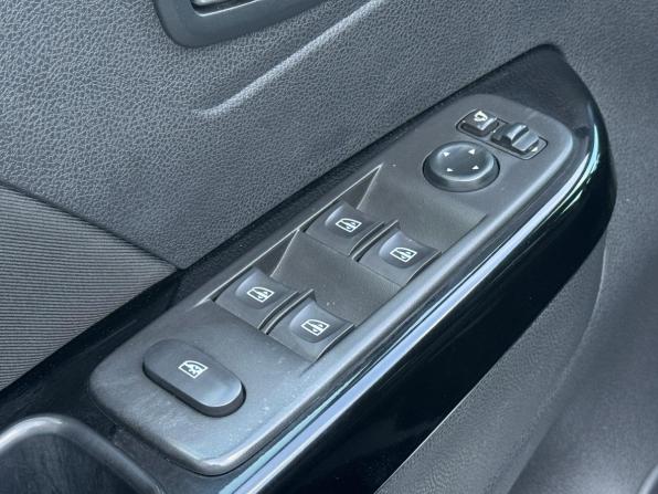 Renault Kaptur I Рестайлинг с пробегом 2020 года, цена 1 595 000 рублей, 75135 км, внедорожник, Автокод Объявления