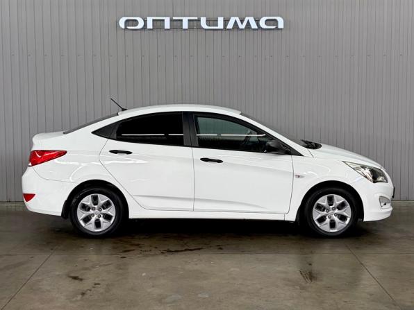 Hyundai Solaris I Рестайлинг с пробегом 2015 года, цена 1 047 000 рублей, 149000 км, седан, Автокод Объявления