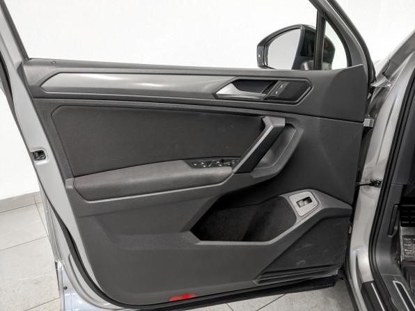 Volkswagen Tiguan II с пробегом 2018 года, цена 2 495 000 рублей, 121696 км, внедорожник, Автокод Объявления