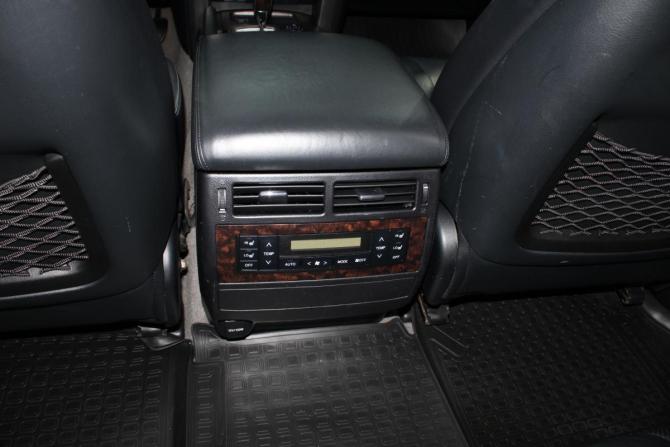Toyota Land Cruiser 200 Series Рестайлинг 1 с пробегом 2015 года, цена 3 800 000 рублей, 172990 км, внедорожник, Автокод Объявления