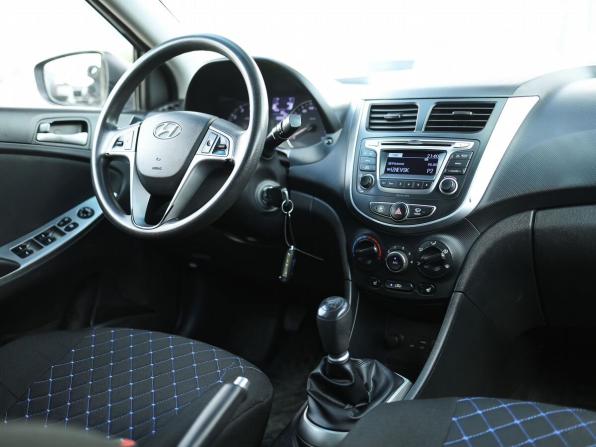 Hyundai Solaris I Рестайлинг с пробегом 2015 года, цена 899 000 рублей, 182842 км, седан, Автокод Объявления