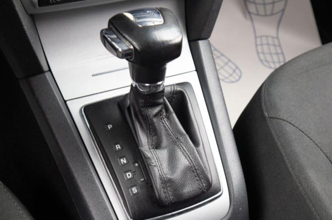 Skoda Octavia II (A5) Рестайлинг с пробегом 2012 года, цена 999 000 рублей, 211000 км, лифтбек, Автокод Объявления