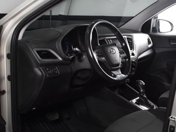 Hyundai Solaris II с пробегом 2019 года, цена 1 245 999 рублей, 177574 км, седан, Автокод Объявления