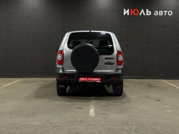 Chevrolet Niva I Рестайлинг с пробегом 2017 года, цена 680 000 рублей, 174237 км, внедорожник, Автокод Объявления