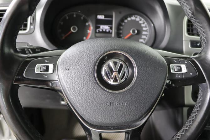 Volkswagen Polo V Рестайлинг с пробегом 2018 года, цена 1 349 990 рублей, 87458 км, седан, Автокод Объявления
