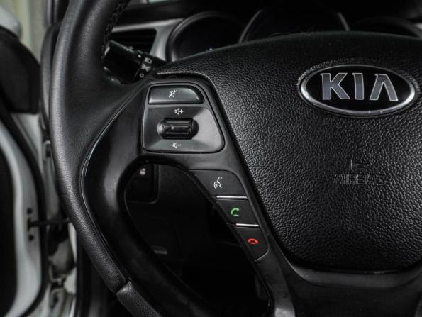 Kia Ceed II Рестайлинг с пробегом 2017 года, цена 1 297 000 рублей, 171853 км, хэтчбек, Автокод Объявления