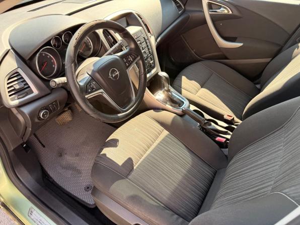 Opel Astra J с пробегом 2010 года, цена 599 000 рублей, 190101 км, хэтчбек, Автокод Объявления
