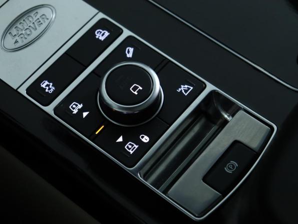 Land Rover Range Rover IV Рестайлинг с пробегом 2018 года, цена 4 693 000 рублей, 255115 км, внедорожник, Автокод Объявления