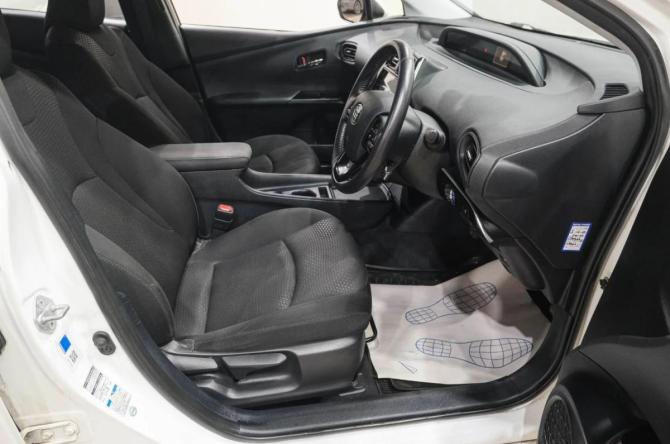 Toyota Prius IV Рестайлинг (XW50) с пробегом 2019 года, цена 1 869 000 рублей, 141000 км, лифтбек, Автокод Объявления
