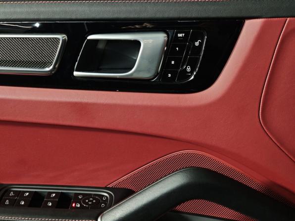 Porsche Cayenne III с пробегом 2018 года, цена 7 300 000 рублей, 67072 км, внедорожник, Автокод Объявления