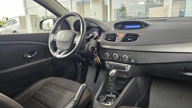 Renault Fluence I Рестайлинг с пробегом 2014 года, цена 769 000 рублей, 157691 км, седан, Автокод Объявления