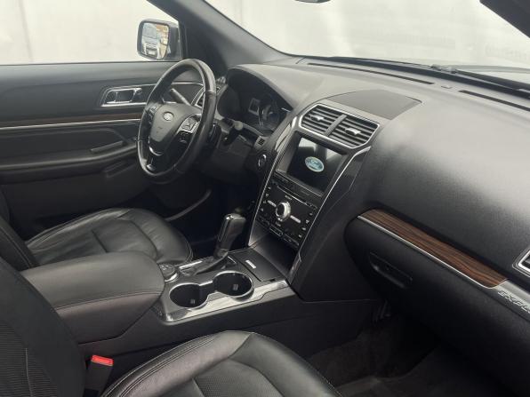 Ford Explorer V Рестайлинг с пробегом 2018 года, цена 2 399 000 рублей, 190360 км, внедорожник, Автокод Объявления