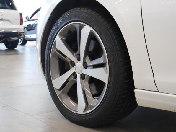 Peugeot 308 II с пробегом 2014 года, цена 1 108 000 рублей, 108154 км, хэтчбек, Автокод Объявления
