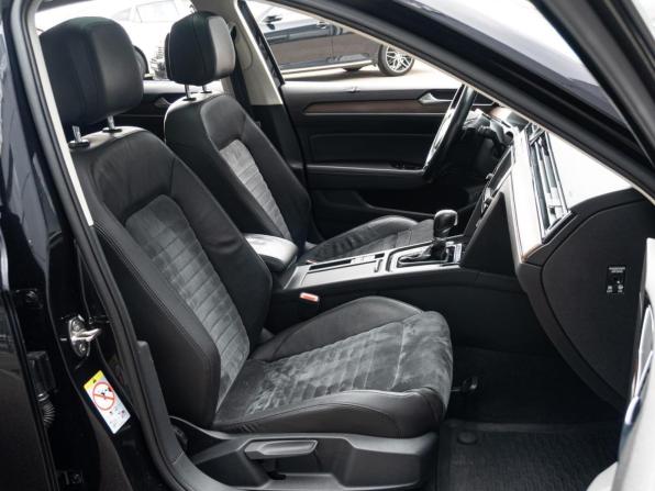 Volkswagen Passat B8 с пробегом 2017 года, цена 2 520 000 рублей, 167915 км, седан, Автокод Объявления