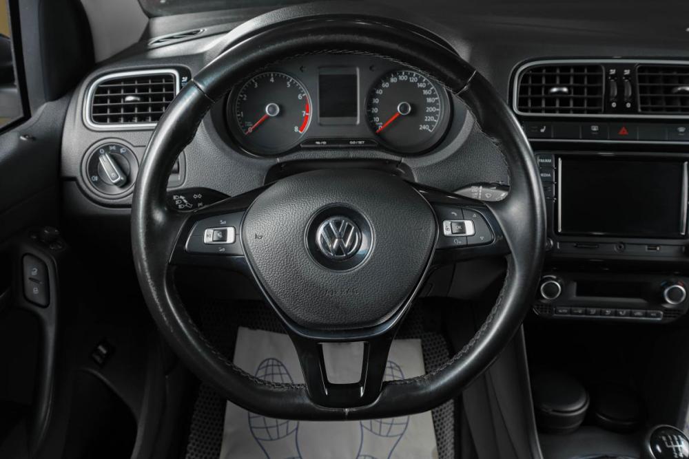 Volkswagen Polo V Рестайлинг Тюмень  - изображение 14