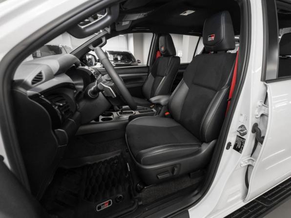 Toyota Hilux VIII Рестайлинг 2 с пробегом 2025 года, цена 7 750 000 рублей, 27 км, пикап, Автокод Объявления