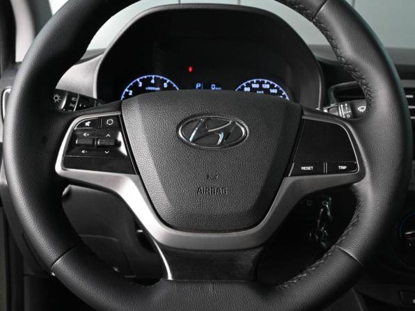 Hyundai Solaris II с пробегом 2018 года, цена 1 399 000 рублей, 136872 км, седан, Автокод Объявления