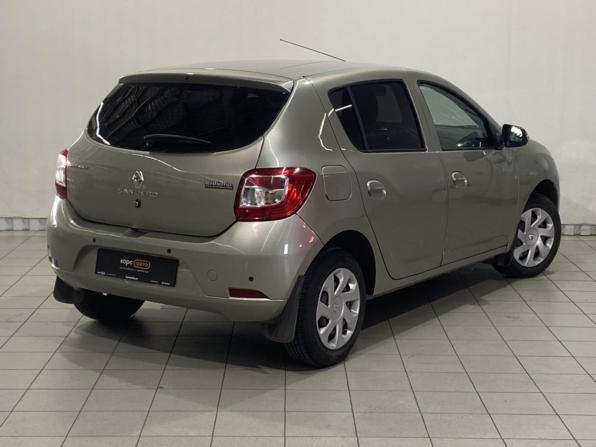 Renault Sandero II с пробегом 2018 года, цена 800 000 рублей, 215354 км, хэтчбек, Автокод Объявления
