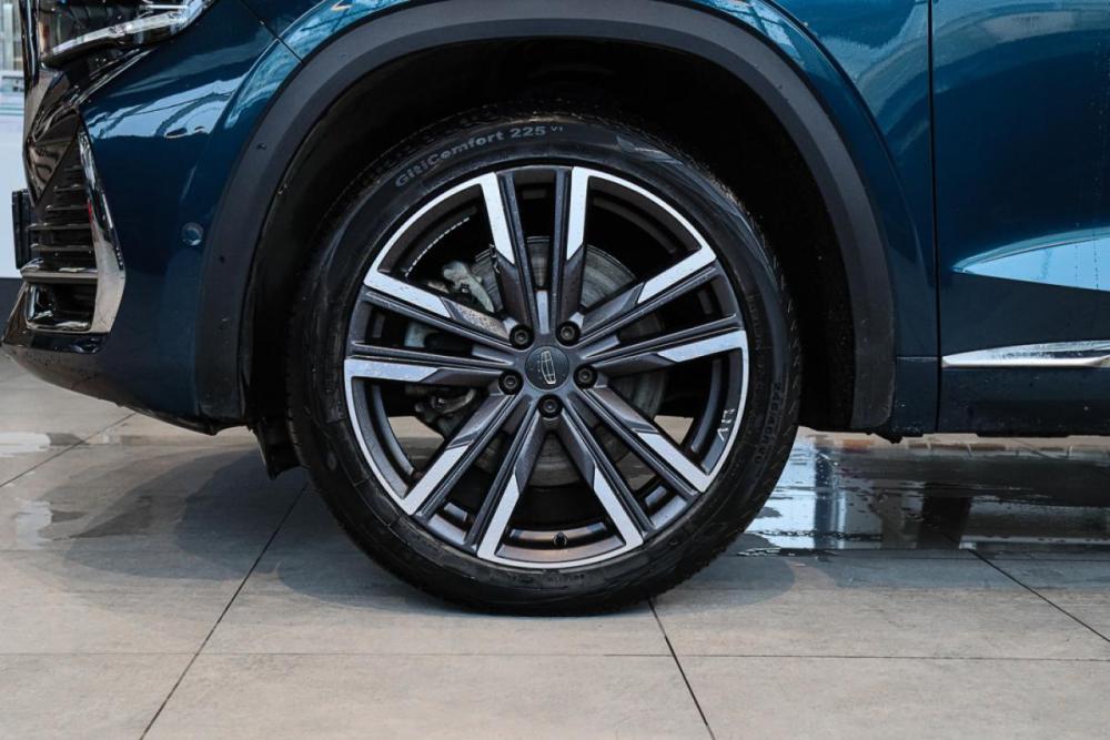 Geely Monjaro I Москва  - изображение 36