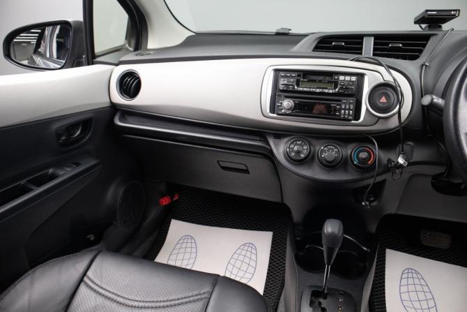 Toyota Vitz III (XP130) с пробегом 2013 года, цена 1 079 000 рублей, 54224 км, хэтчбек, Автокод Объявления