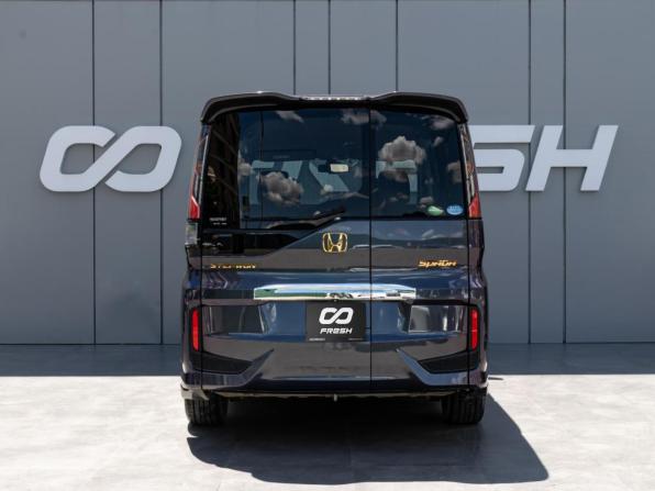 Honda Stepwgn V с пробегом 2016 года, цена 1 890 000 рублей, 94869 км, минивэн, Автокод Объявления