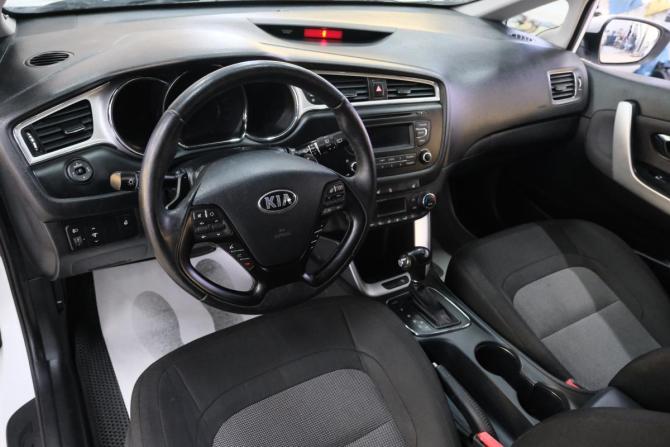 Kia Ceed II Рестайлинг с пробегом 2017 года, цена 1 299 000 рублей, 62000 км, хэтчбек, Автокод Объявления