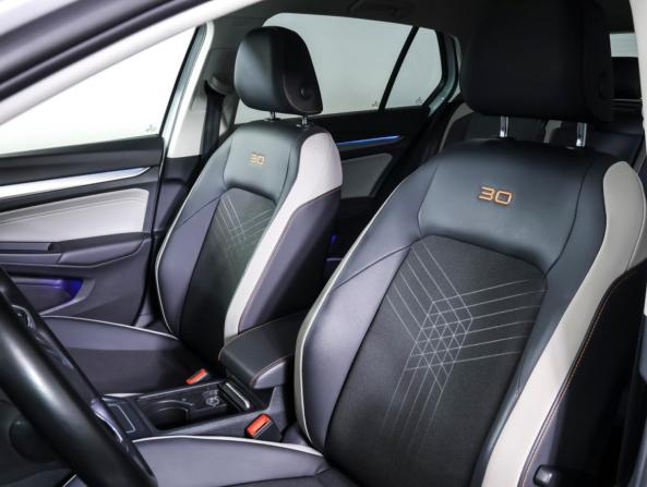 Volkswagen Golf VIII с пробегом 2021 года, цена 2 590 000 рублей, 57258 км, хэтчбек, Автокод Объявления