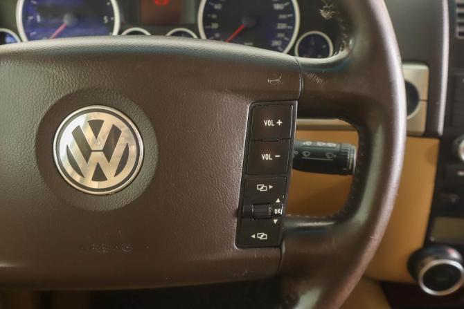 Volkswagen Touareg I Рестайлинг с пробегом 2008 года, цена 949 000 рублей, 427000 км, внедорожник, Автокод Объявления