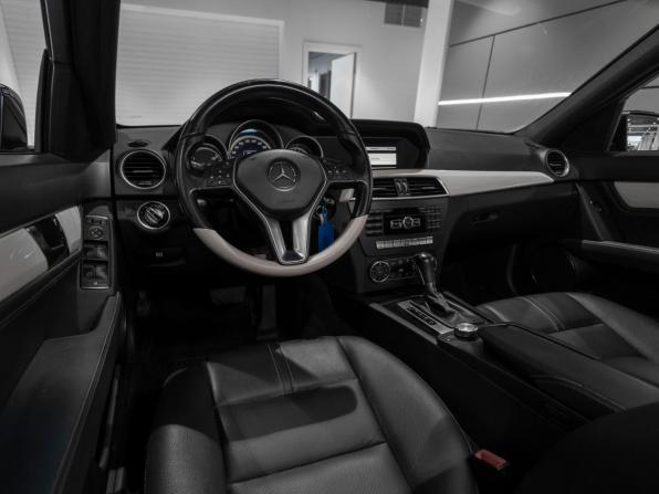 Mercedes-Benz C-Класс III (W204) Рестайлинг с пробегом 2012 года, цена 1 245 000 рублей, 206135 км, седан, Автокод Объявления