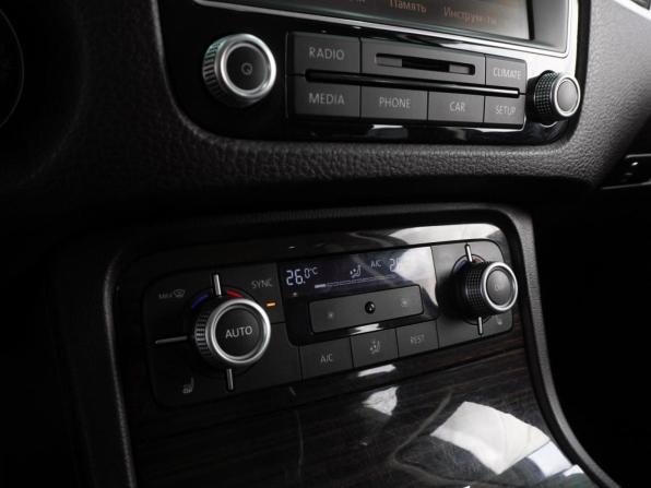 Volkswagen Touareg II Рестайлинг с пробегом 2015 года, цена 2 599 000 рублей, 200136 км, внедорожник, Автокод Объявления