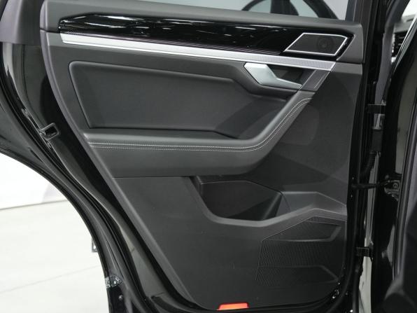 Volkswagen Touareg III с пробегом 2022 года, цена 8 840 000 рублей, 28700 км, внедорожник, Автокод Объявления