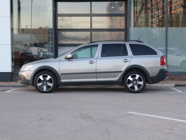 Skoda Octavia II (A5) Рестайлинг с пробегом 2012 года, цена 949 000 рублей, 253000 км, универсал, Автокод Объявления