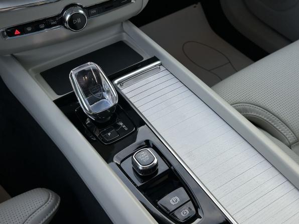 Volvo XC60 II Рестайлинг 3 с пробегом 2026 года, цена 9 900 000 рублей, 24 км, внедорожник, Автокод Объявления