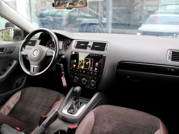 Volkswagen Jetta VI с пробегом 2014 года, цена 890 000 рублей, 303519 км, седан, Автокод Объявления