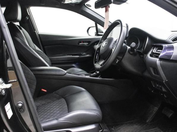 Toyota C-HR I Рестайлинг с пробегом 2021 года, цена 2 250 000 рублей, 43241 км, внедорожник, Автокод Объявления