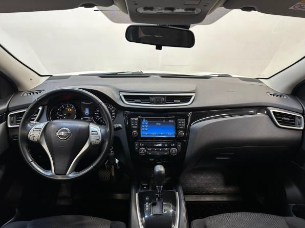 Nissan Qashqai II с пробегом 2017 года, цена 1 695 000 рублей, 142961 км, внедорожник, Автокод Объявления