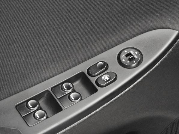 Hyundai Solaris I Рестайлинг с пробегом 2015 года, цена 800 000 рублей, 191000 км, седан, Автокод Объявления