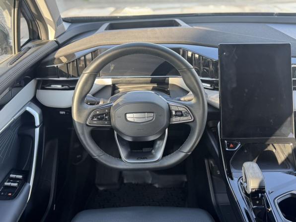 Geely Atlas II с пробегом 2024 года, цена 2 650 000 рублей, 25728 км, внедорожник, Автокод Объявления