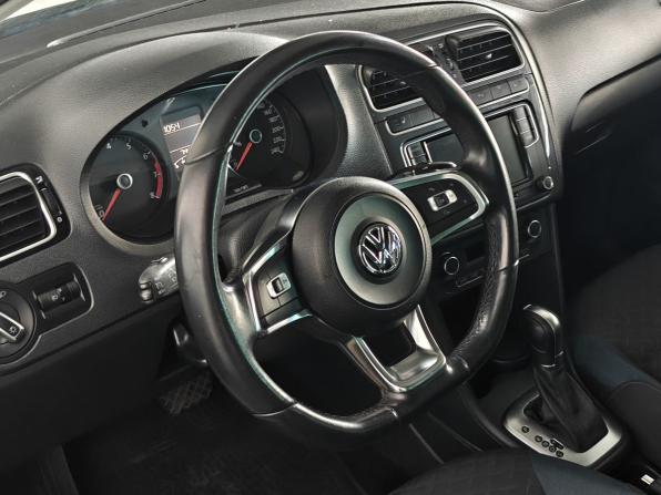 Volkswagen Polo V Рестайлинг с пробегом 2019 года, цена 1 297 000 рублей, 74465 км, седан, Автокод Объявления