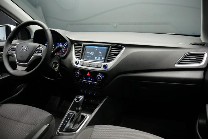 Hyundai Solaris II с пробегом 2017 года, цена 1 370 000 рублей, 115000 км, седан, Автокод Объявления